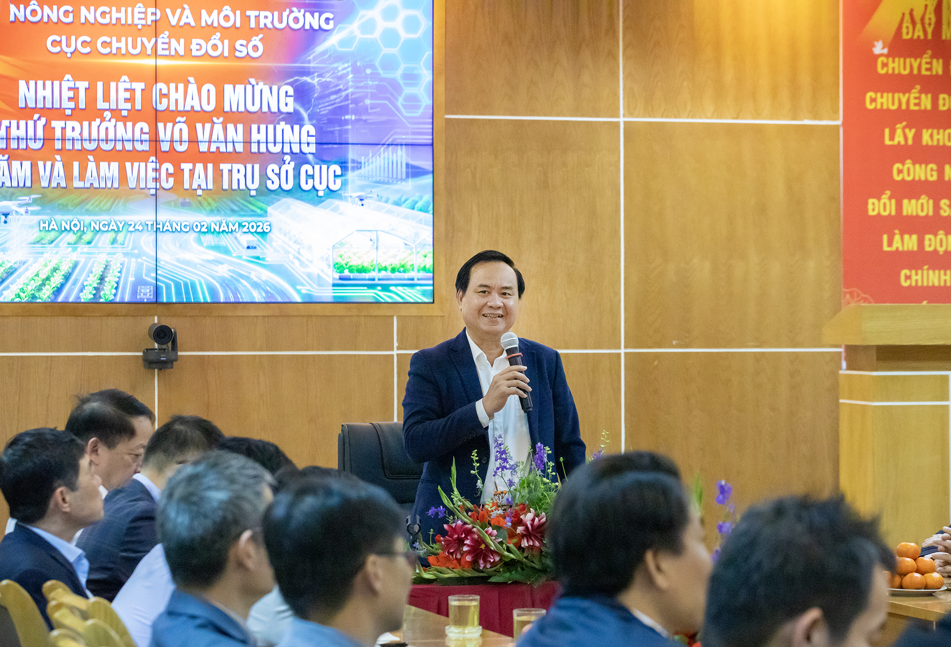 Đầu xuân Bính Ngọ 2026, Thứ trưởng Võ Văn Hưng đã đến thăm và làm việc tại trụ sở Cục Chuyển đổi số - Bộ Nông nghiệp và Môi trường.